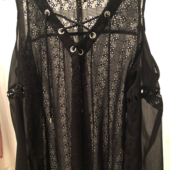 Blouse - Picture 2 of 3